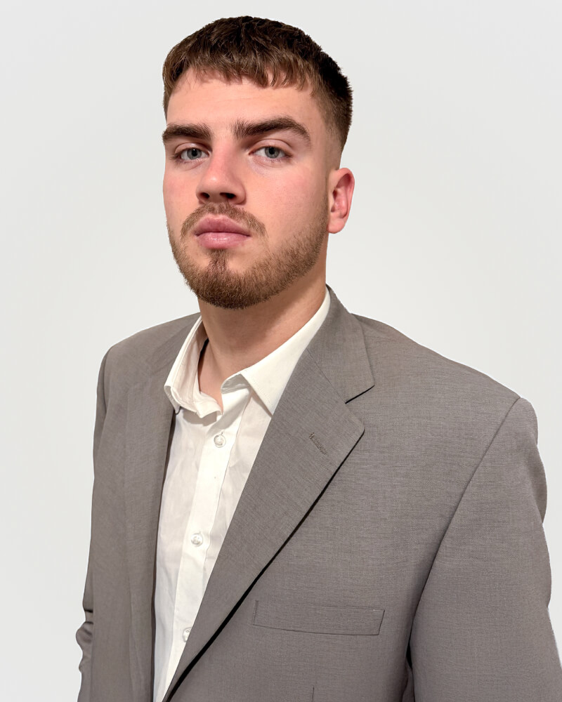 Area manager Head-and-shoulder picture